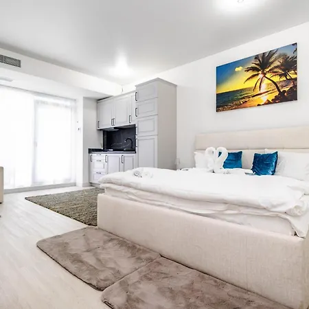 White Titanic -luxury Turism * Năvodari