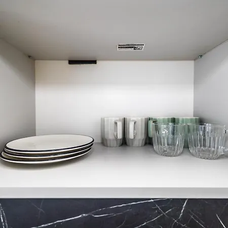 Apartment White Titanic *