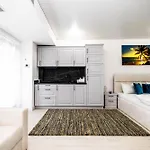 White Titanic -luxury Turism 3*