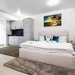 White Titanic -luxury Turism