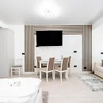White Titanic -luxury Turism Apartmanhotel