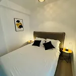 White Titanic -luxury Turism Apartmanhotel