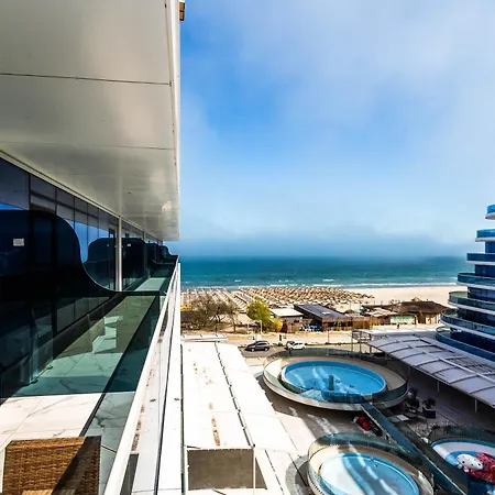 White Titanic -luxury Turism 3*