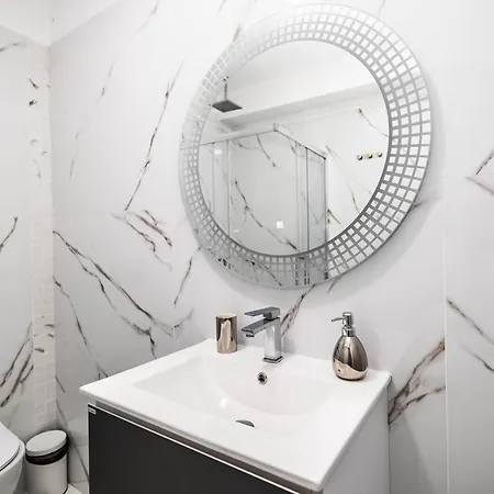 White Titanic -luxury Turism 3* Năvodari