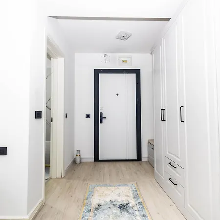 White Titanic -luxury Turism 3*