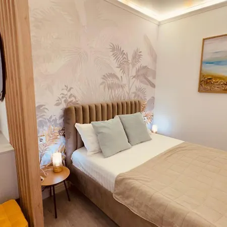 White Titanic -luxury Turism