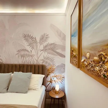 White Titanic -luxury Turism