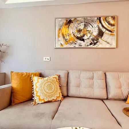 White Titanic -luxury Turism 3* Năvodari