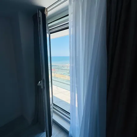 White Titanic -luxury Turism Aparthotel Năvodari