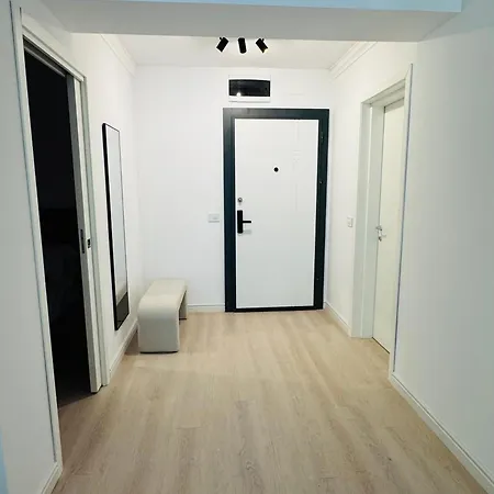 White Titanic -luxury Turism Aparthotel Năvodari