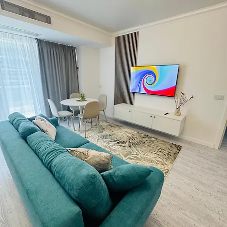 White Titanic -luxury Turism Apartahotel