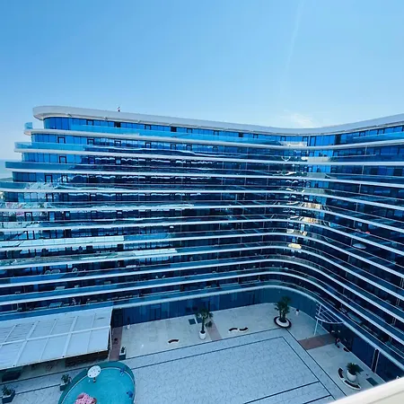 White Titanic -luxury Turism