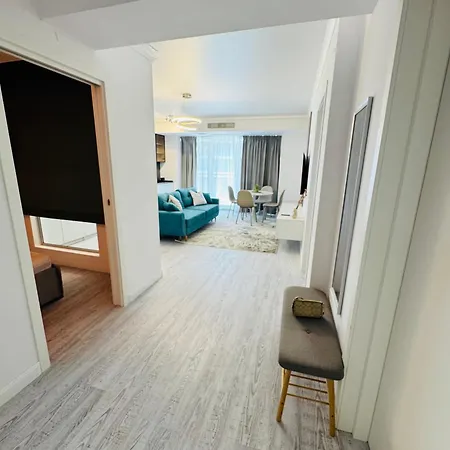 White Titanic -luxury Turism Aparthotel 3*