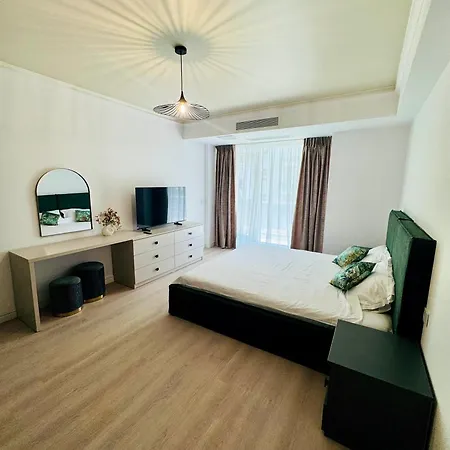 White Titanic -luxury Turism 3* Năvodari