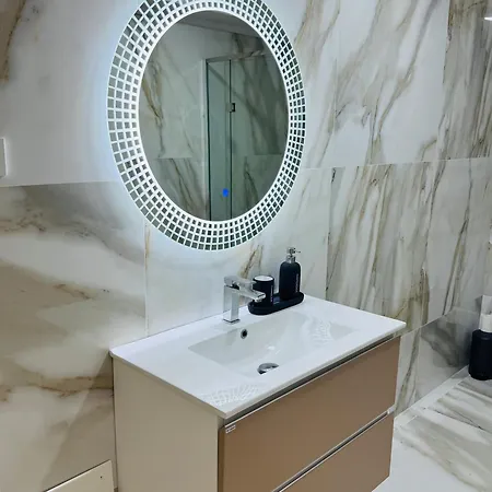 White Titanic -luxury Turism Aparthotel Năvodari