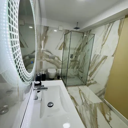 White Titanic -luxury Turism Apartahotel Năvodari