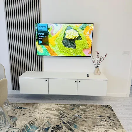 White Titanic -luxury Turism