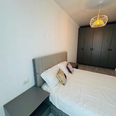 White Titanic -luxury Turism Apartahotel