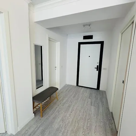 White Titanic -luxury Turism