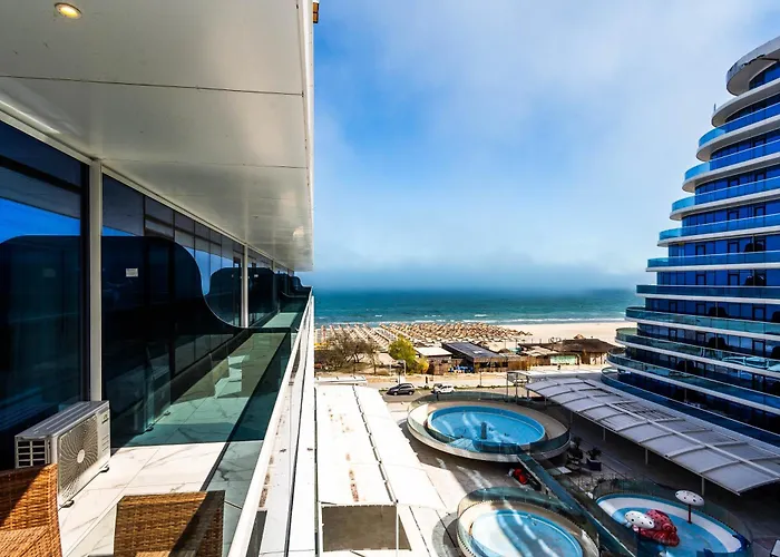 White Titanic -luxury Turism 3*