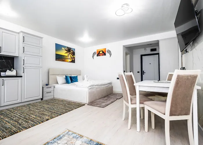 White Titanic -luxury Turism Navodari