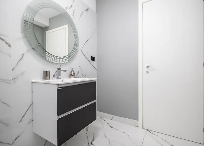 White Titanic -luxury Turism 3*