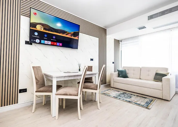 White Titanic -luxury Turism Aparthotel