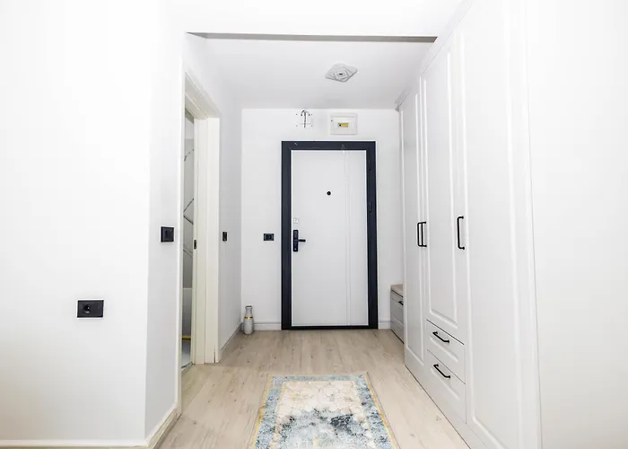 White Titanic -luxury Turism 3*