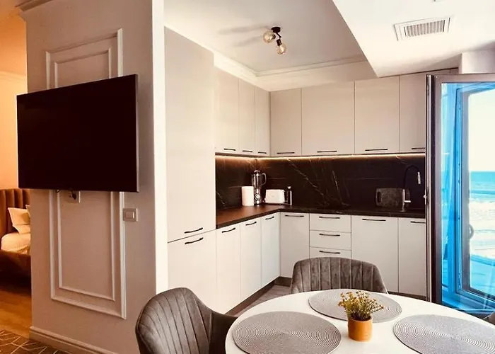 White Titanic -luxury Turism Aparthotel