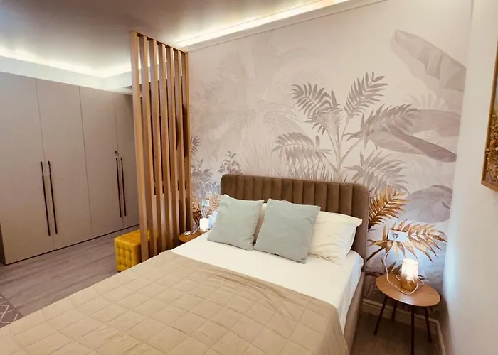 White Titanic -luxury Turism 3*