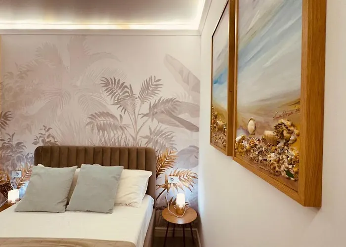 White Titanic -luxury Turism