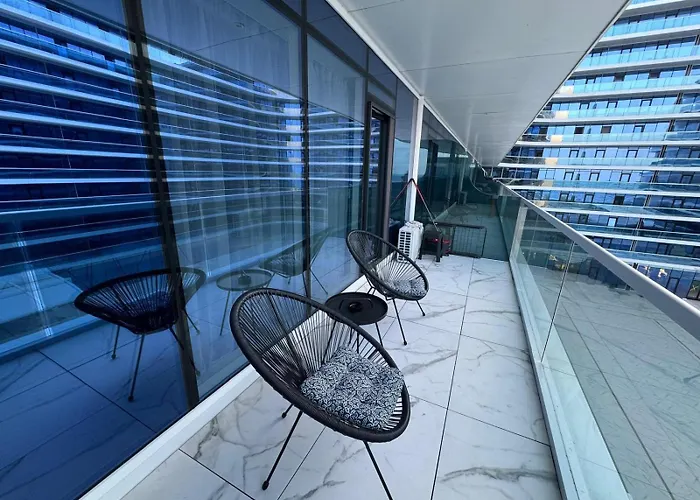 White Titanic -luxury Turism 3*