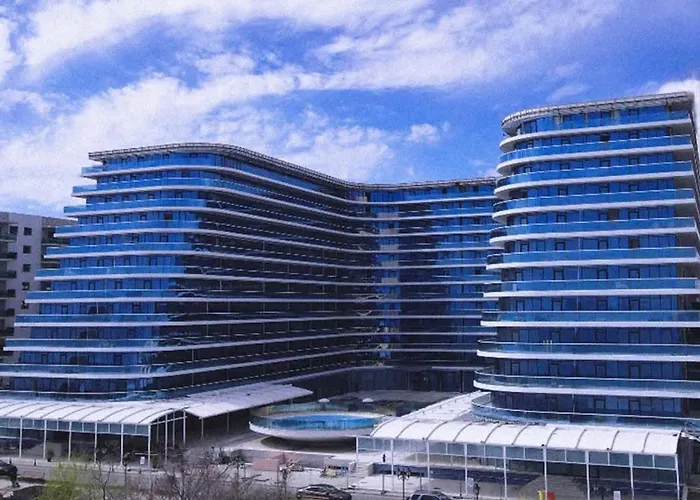 White Titanic -luxury Turism Aparthotel Navodari