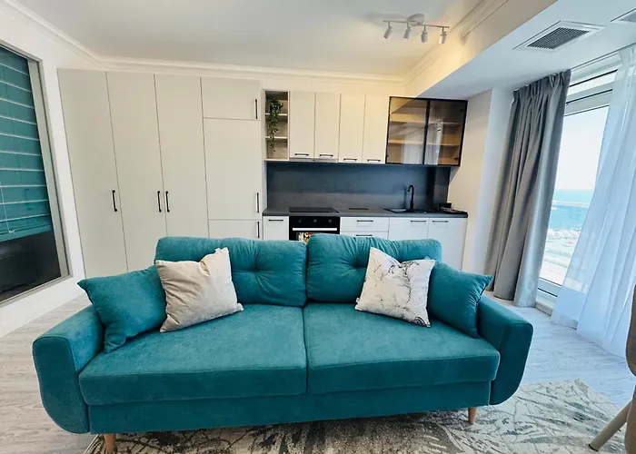 White Titanic -luxury Turism