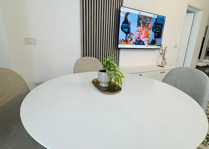 White Titanic -luxury Turism Aparthotel 3*