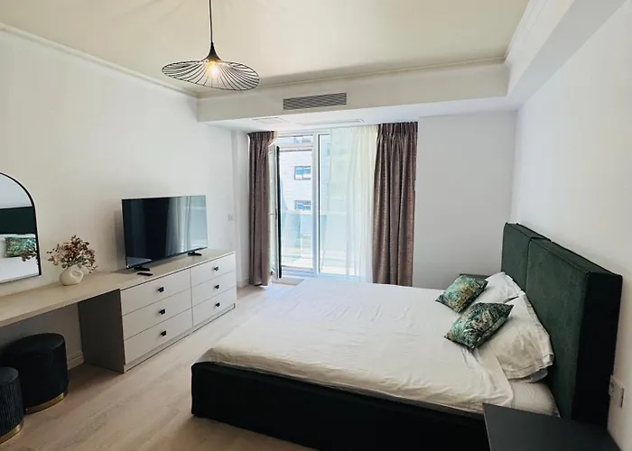 White Titanic -luxury Turism Navodari