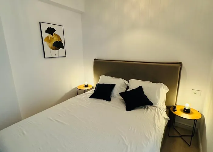 White Titanic -luxury Turism Aparthotel