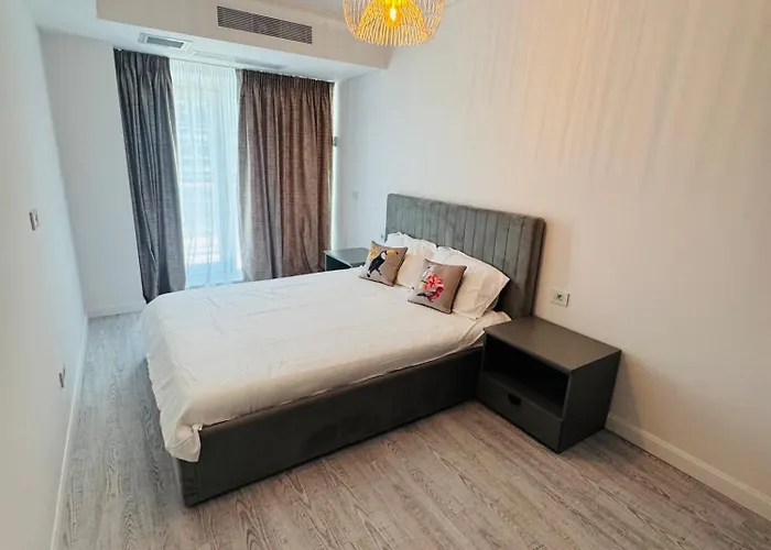 White Titanic -luxury Turism Navodari