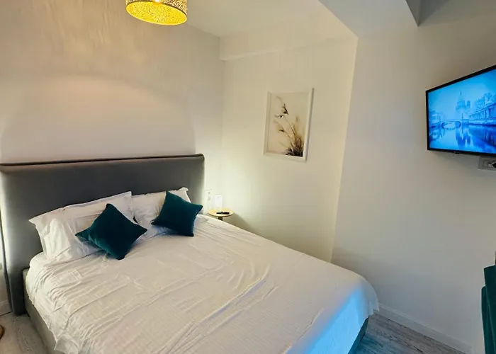 White Titanic -luxury Turism Navodari