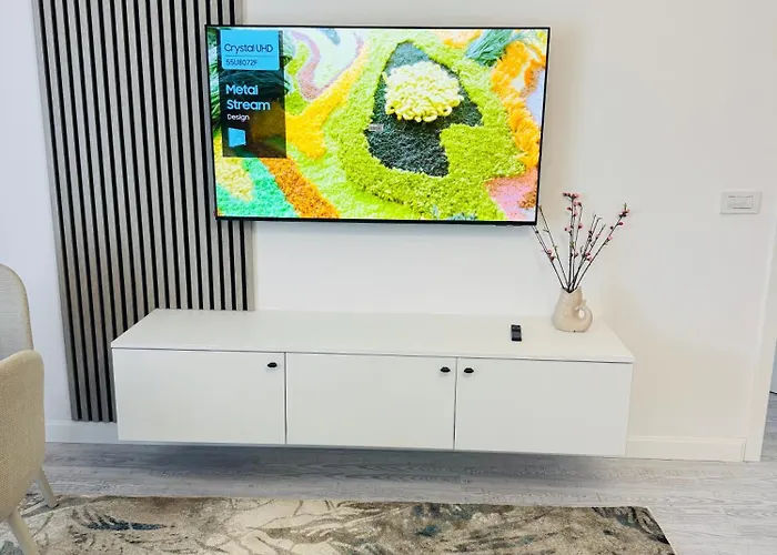 White Titanic -luxury Turism