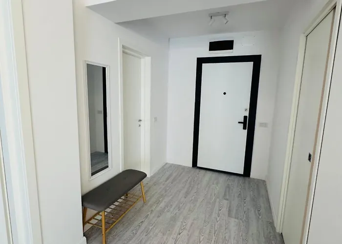 White Titanic -luxury Turism